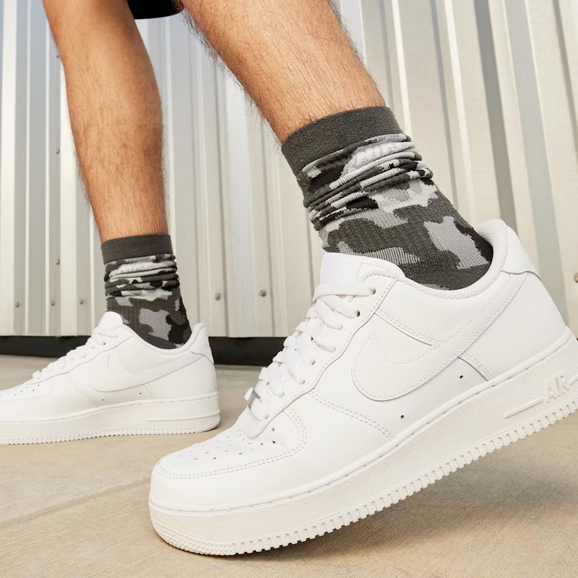 Nike Air Force 1 07 Uomo