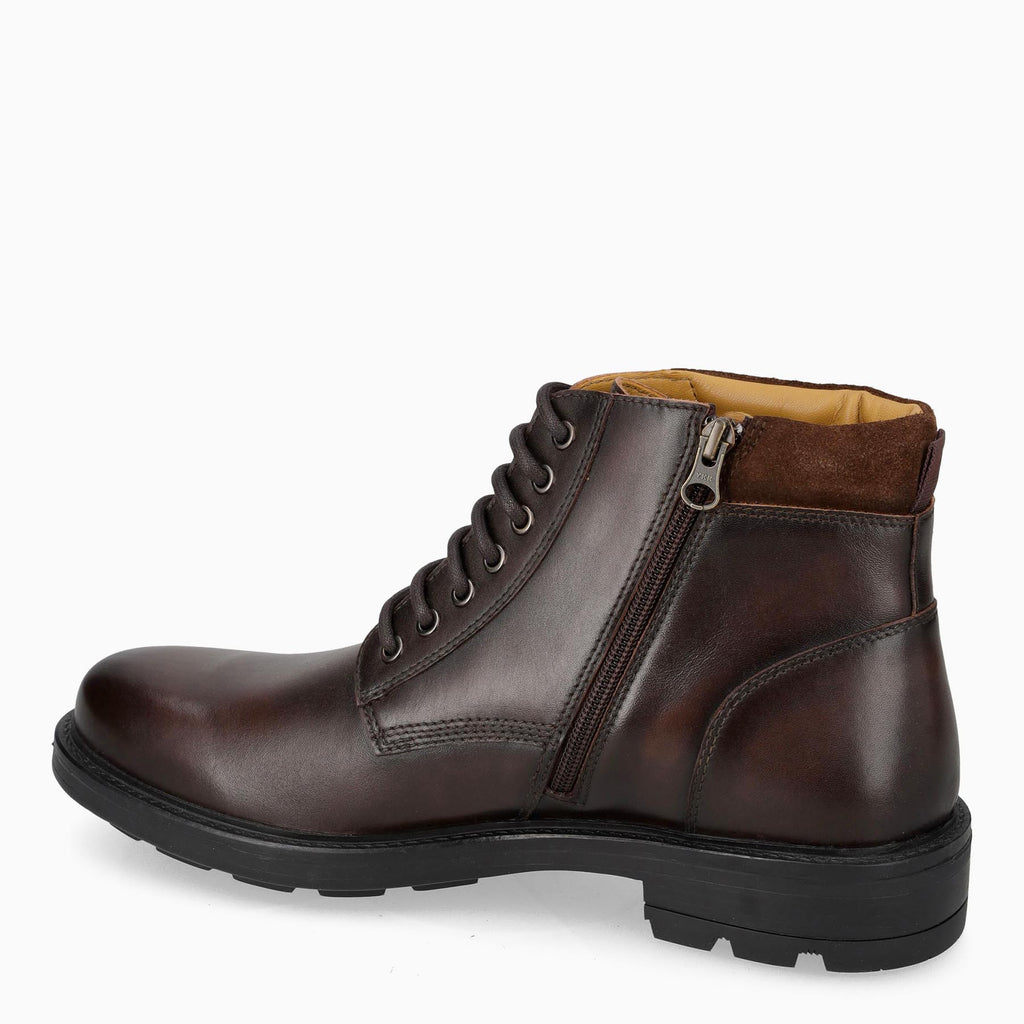 Men's Chukka Boots