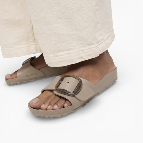 Madrid Big Buckle Slides