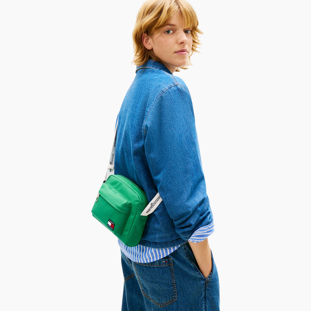 Sac Tjw Ess Daily Crossover