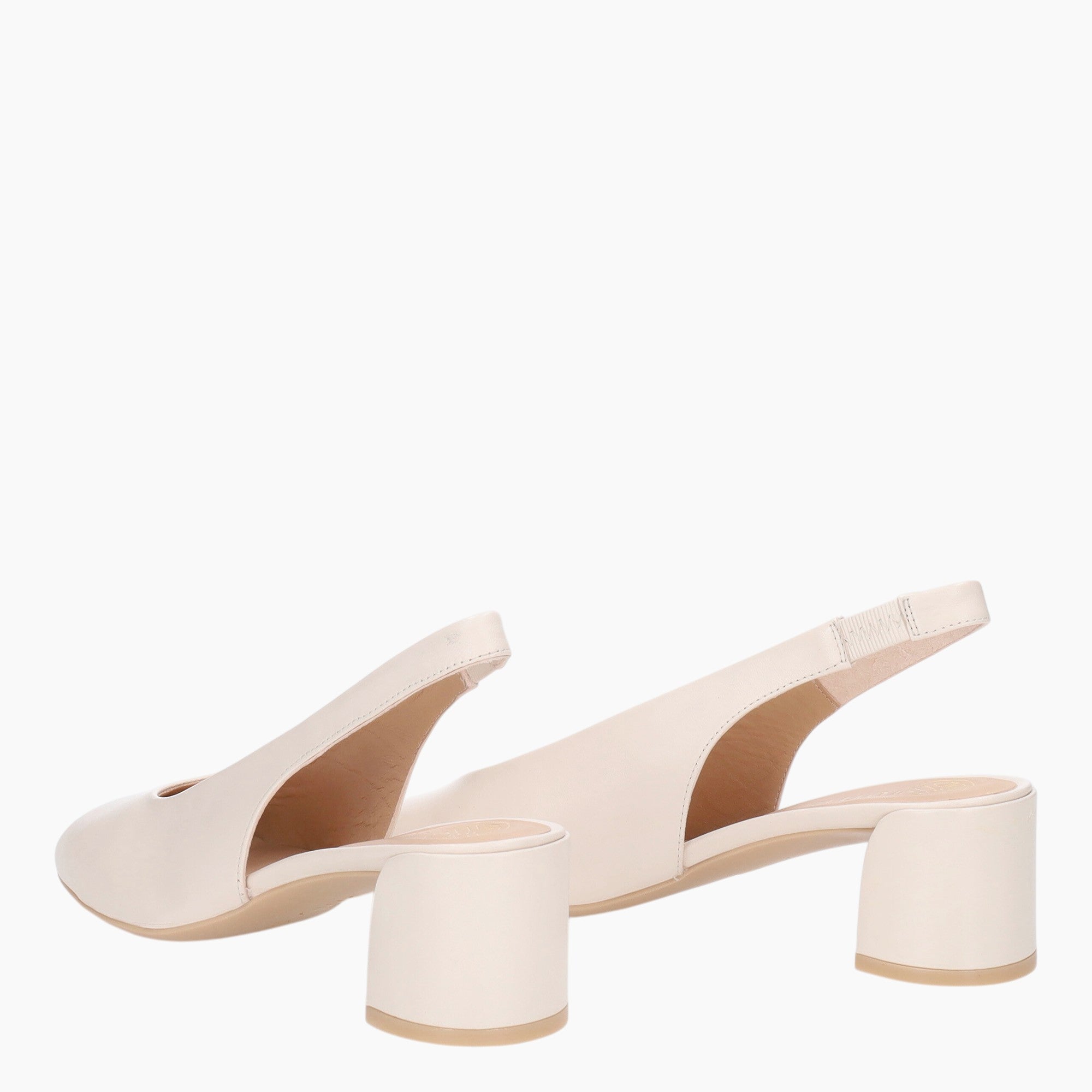 Chanel Donna Leira
