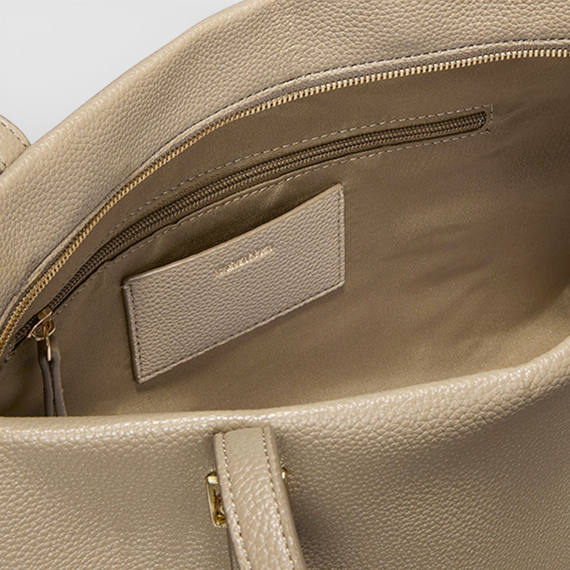 Emblem Hw Pebble Tote