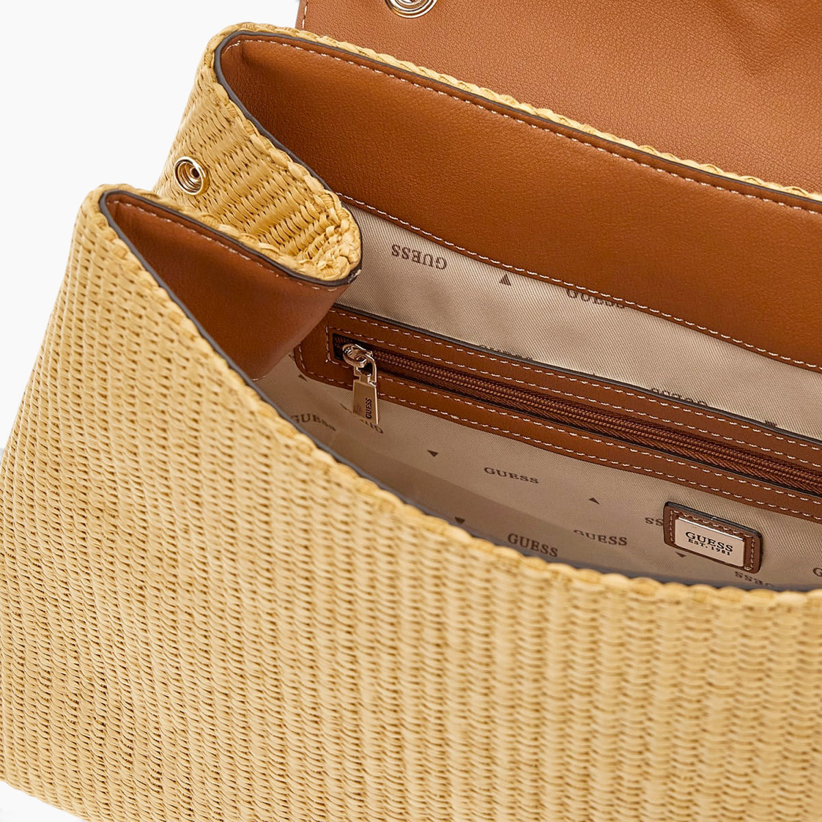 Maggie Straw L Flap Shoulder