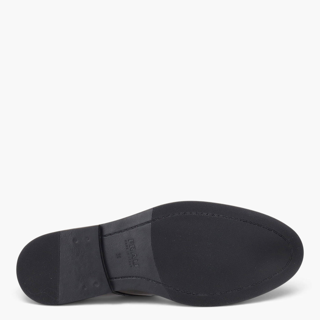 Derby Donna Brush