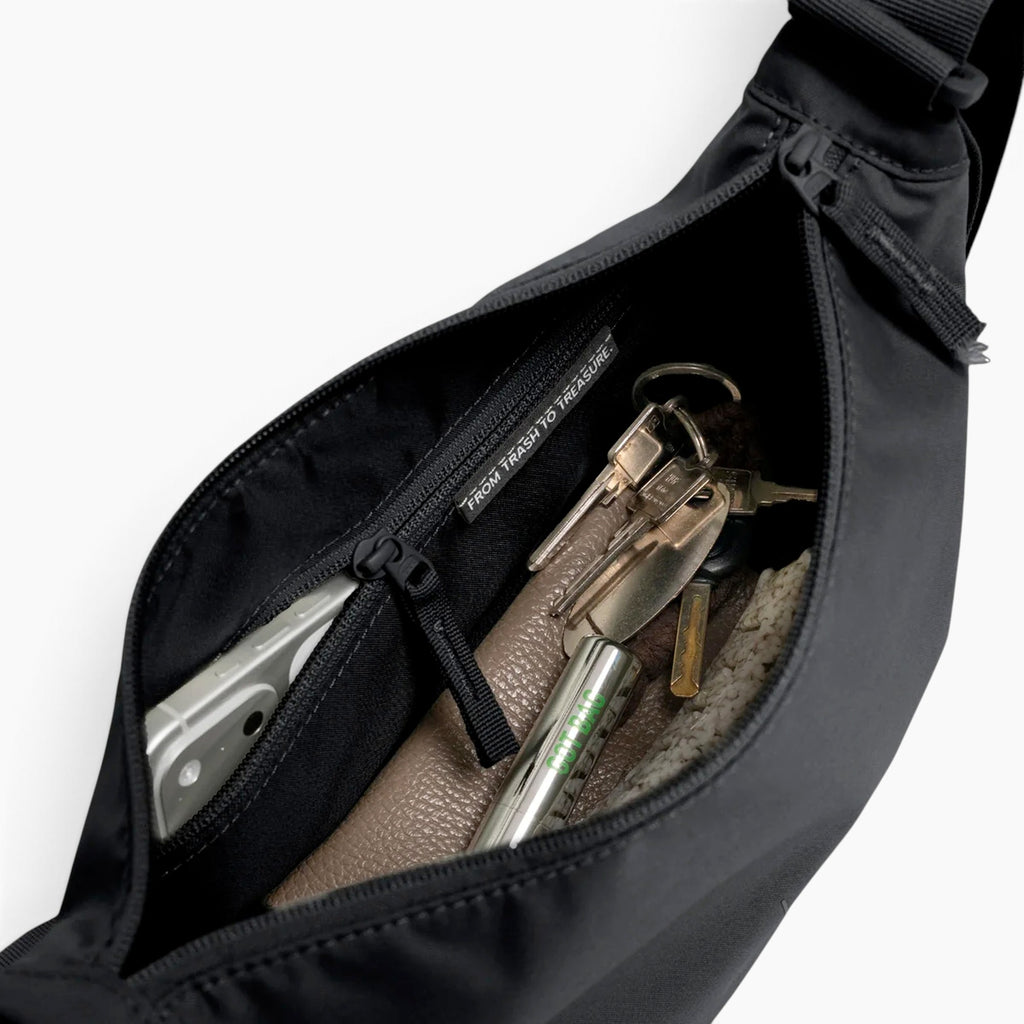 Torba Moon Small Mono preko ramena